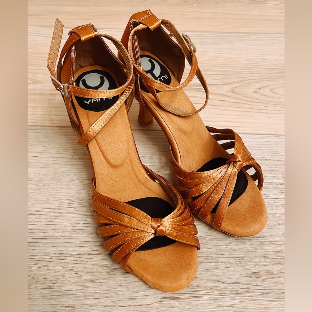 Yamu Dance Shoes
